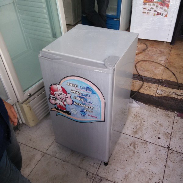 Đánh giá] Tính năng nổi bật của Tủ lạnh Electrolux 85L EUM0900SA trên Tiki