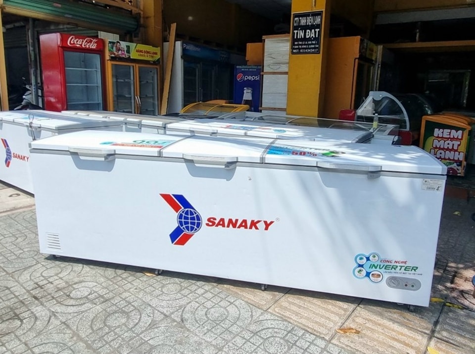 Tủ đông hiệu sanaky inverter 3 cửa mở